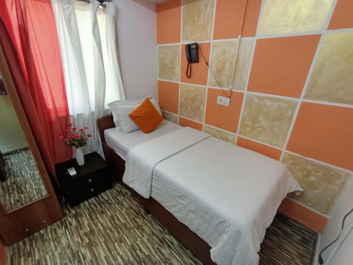 Kalpataru Hometel Mumbai Exterior photo