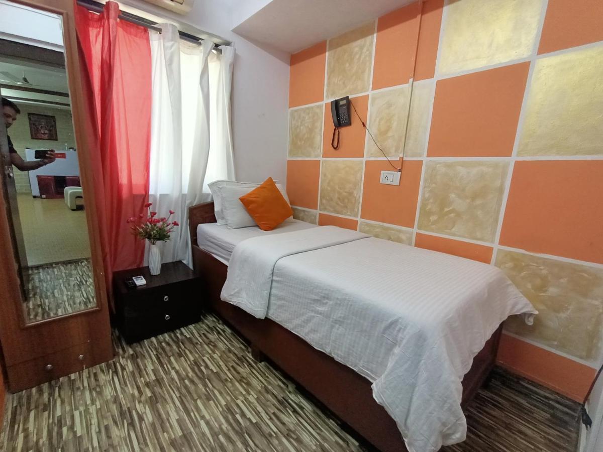 Kalpataru Hometel Mumbai Exterior photo